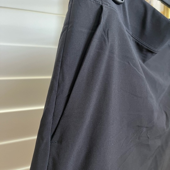 NWT Athleta Women’s Brooklyn Short Black Skort with Pockets Size 12 Golf Tennis - Picture 6 of 6